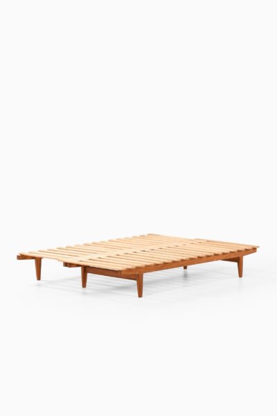 Ib Hylander daybed by Søren Horn at Studio Schalling