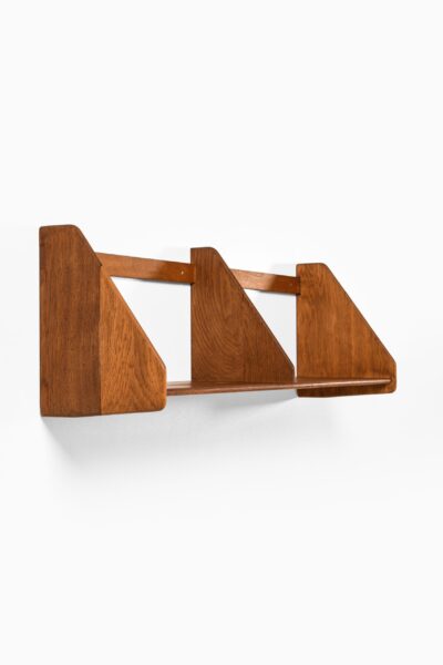 Hans Wegner shelf in oak by Ry Møbler at Studio Schalling