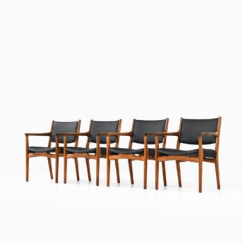 Hans Wegner armchairs model JH-525 at Studio Schalling