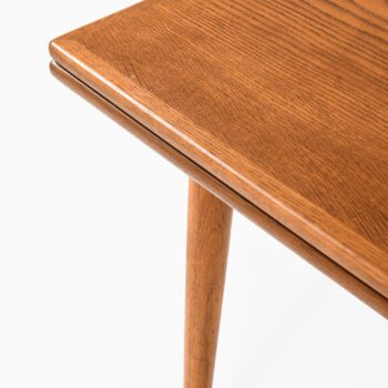 Hans Wegner AT-312 dining table at Studio Schalling