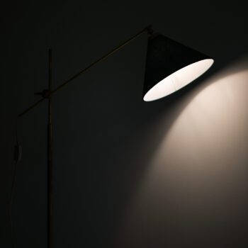 T.H. Valentiner floor lamp in brass at Studio Schalling