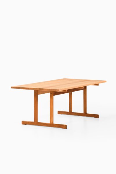 Børge Mogensen shaker dining table in oak at Studio Schalling