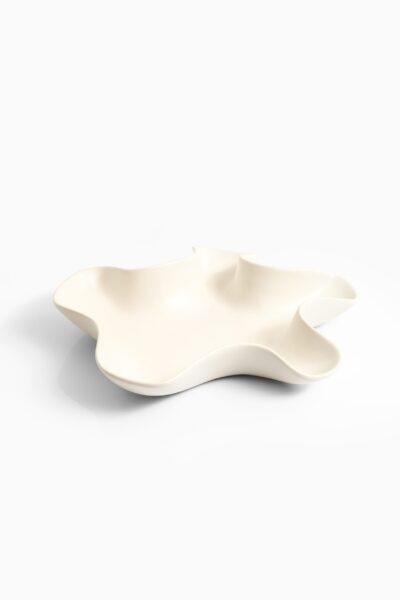 Organic ceramic tray by unknown designer at Studio Schalling