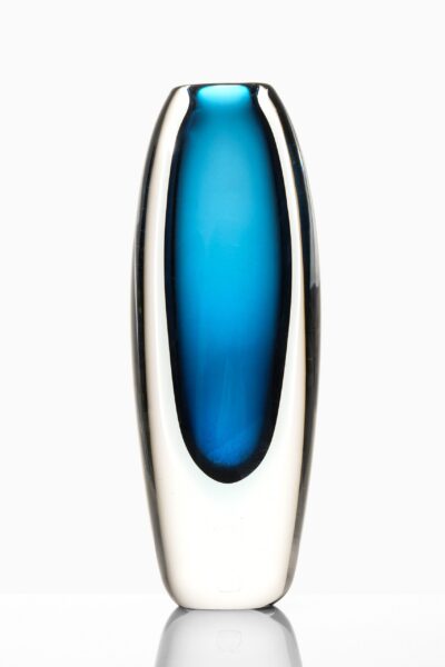 Vicke Lindstrand glass vase by Kosta at Studio Schalling