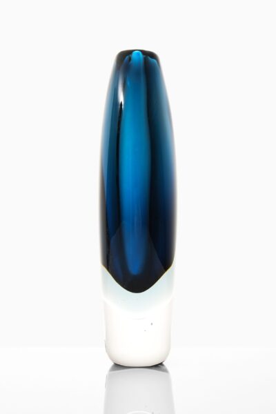 Vicke Lindstrand glass vase by Kosta at Studio Schalling