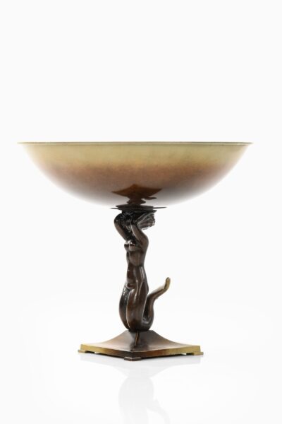 Large decorative bowl in bronze at Studio Schalling