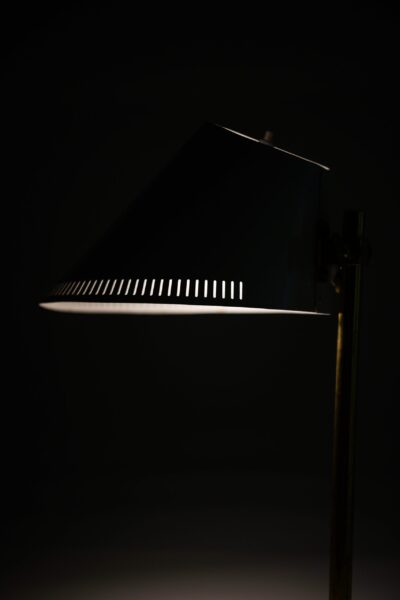 Paavo Tynell table lamp model 9227 at Studio Schalling