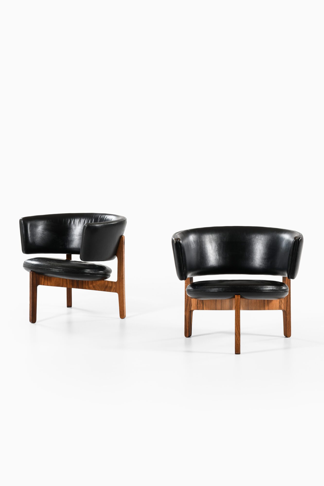 Svend Ellekær easy chairs in rosewood at Studio Schalling