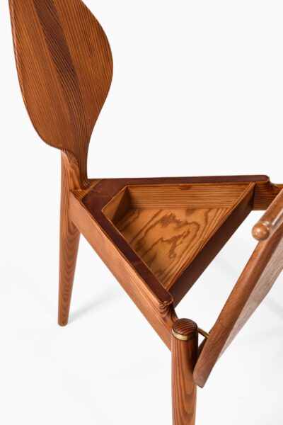 Hans Wegner valet chair in teak and pine at Studio Schalling