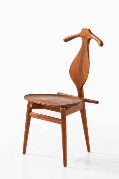 Hans Wegner valet chair in teak and pine at Studio Schalling