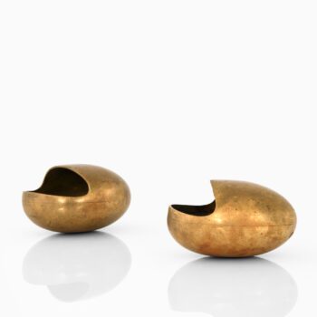 Pair of ashtrays in brass by Cohr at Studio Schalling