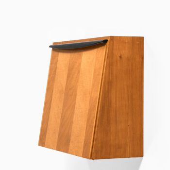 Wall cabinet in maple by Lotos at Studio Schalling