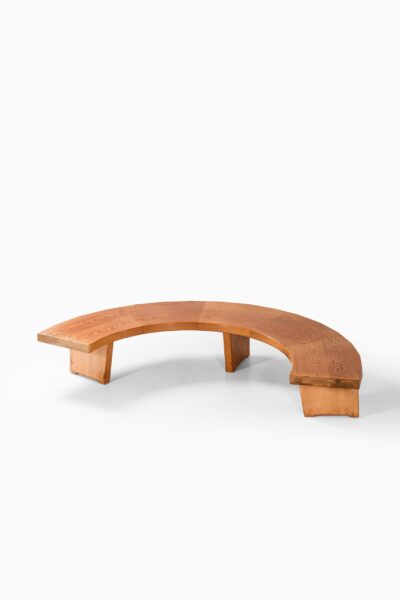 Large and curved bench in solid pine at Studio Schalling