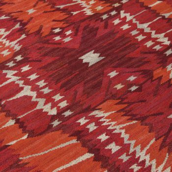 Barbro Nilsson carpet Strålblomman röd at Studio Schalling
