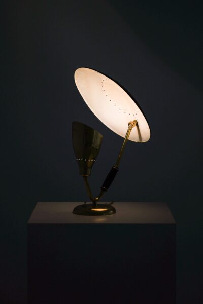 Table lamp in brass produced by Boréns at Studio Schalling