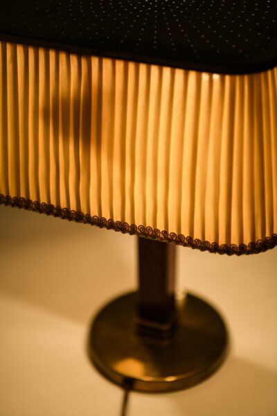 Paavo Tynell table lamp model 5066 at Studio Schalling