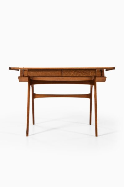 Desk in teak and oak by unknown designer at Studio Schalling