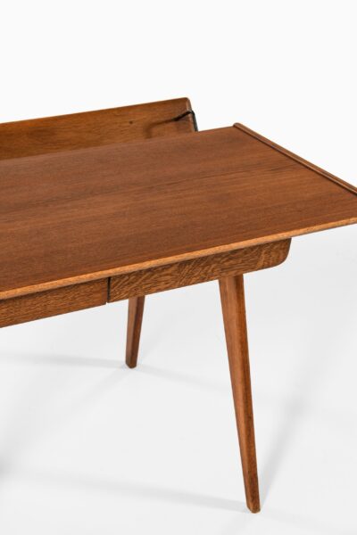 Desk in teak and oak by unknown designer at Studio Schalling