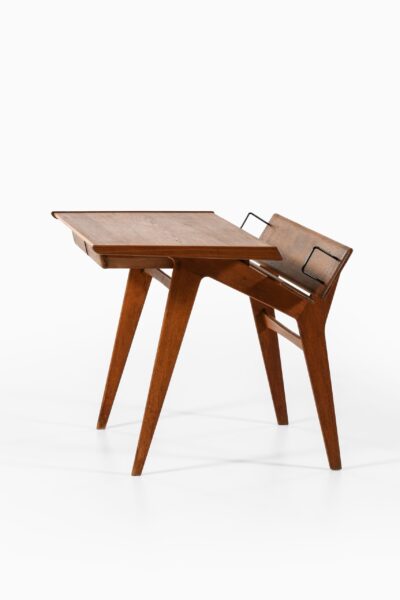 Desk in teak and oak by unknown designer at Studio Schalling