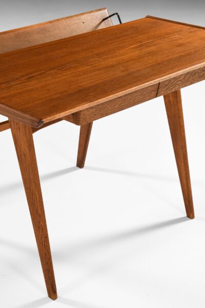 Desk in teak and oak by unknown designer at Studio Schalling