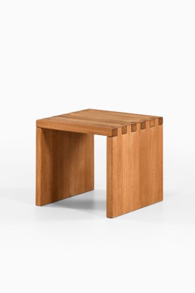 Contemporary side table in solid oak at Studio Schalling