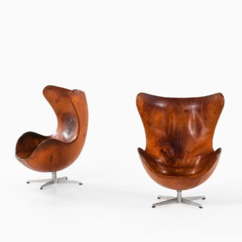 Arne Jacobsen easy chairs model 3316 at Studio Schalling
