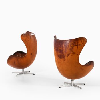 Arne Jacobsen easy chairs model 3316 at Studio Schalling