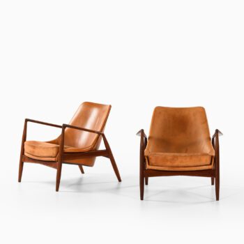 Ib Kofod-Larsen easy chairs model Seal at Studio Schalling