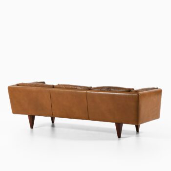 Illum Wikkelsø sofa model V11 in leather at Studio Schalling