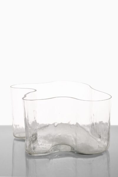 Alvar Aalto glass vase at Studio Schalling