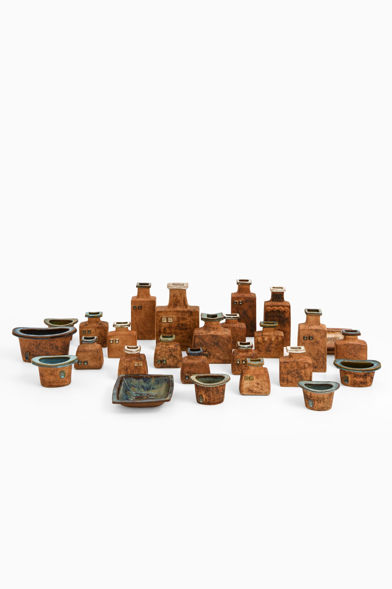 Curt-Magnus Addin ceramic vases at Studio Schalling