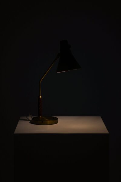 Table lamp in brass and leather at Studio Schalling