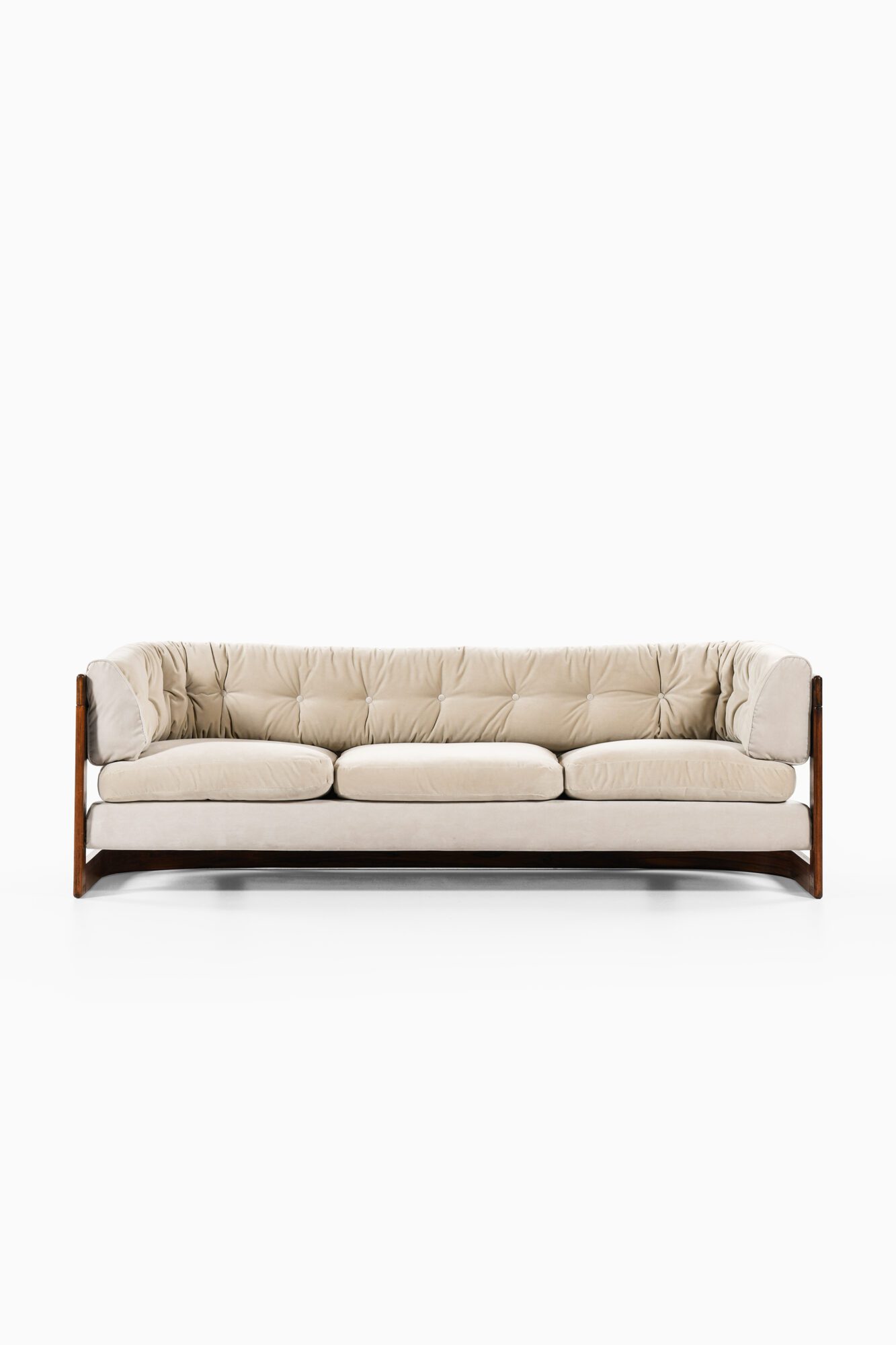 Lennart Bender sofa in rosewood and velvet at Studio Schalling
