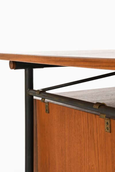 Finn Juhl desk model BO-69 in teak at Studio Schalling