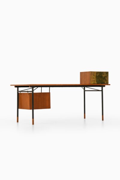 Finn Juhl desk model BO-69 in teak at Studio Schalling