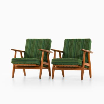 Hans Wegner GE-240 easy chairs at Studio Schalling