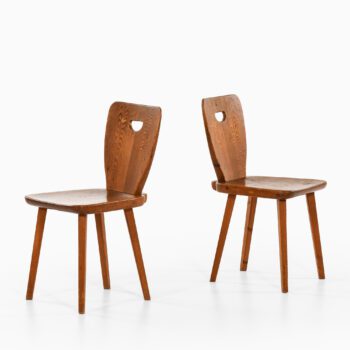 Dining chairs in pine from the 1940's at Studio Schalling