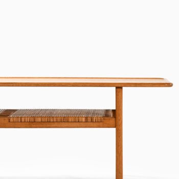 Hans Wegner AT-10 coffee table in oak at Studio Schalling