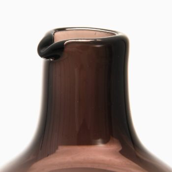 Timo Sarpeneva glass vase model Pullo at Studio Schalling