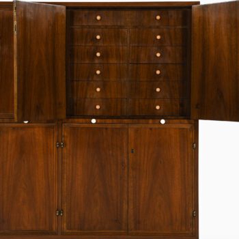 Bar cabinet in walnut and brass at Studio Schalling