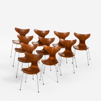 Arne Jacobsen dining chairs model 3108 at Studio Schalling