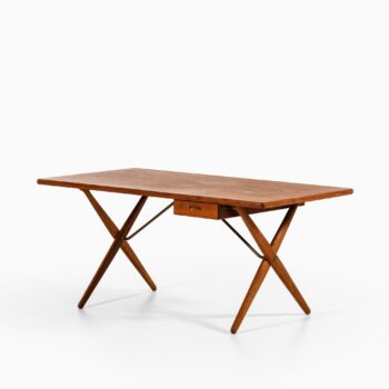 Hans Wegner desk model AT-303 at Studio Schalling