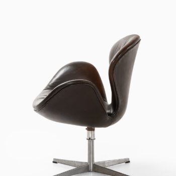 Arne Jacobsen Swan easy chairs at Studio Schalling