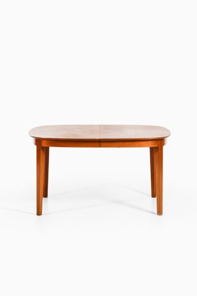 Frits Henningsen dining table in mahogany at Studio Schalling