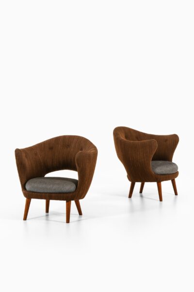 Finn Juhl easy chairs by Søren Willadsen at Studio Schalling