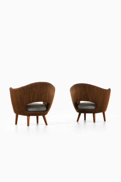 Finn Juhl easy chairs by Søren Willadsen at Studio Schalling