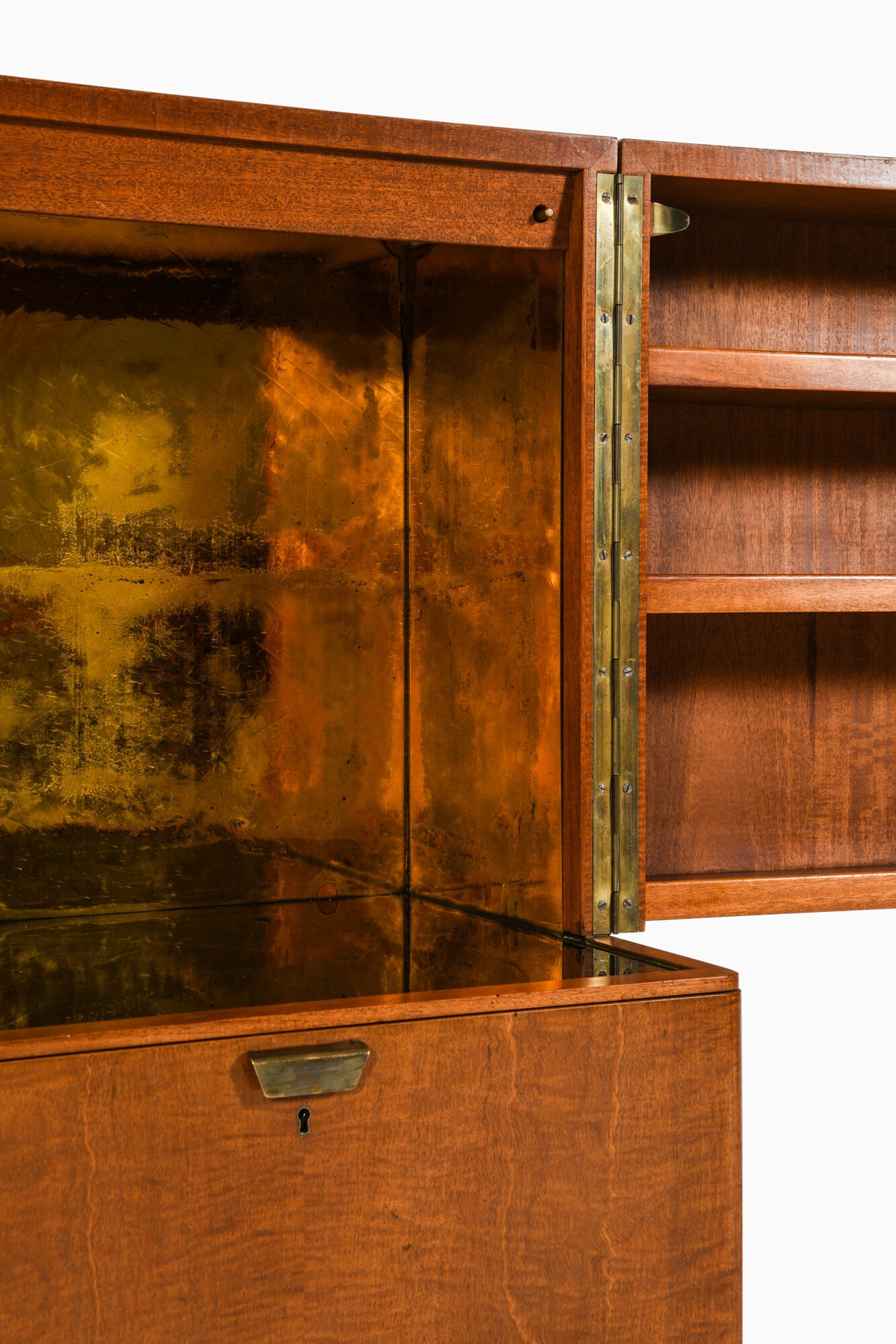Bar cabinet in elm and brass at Studio Schalling