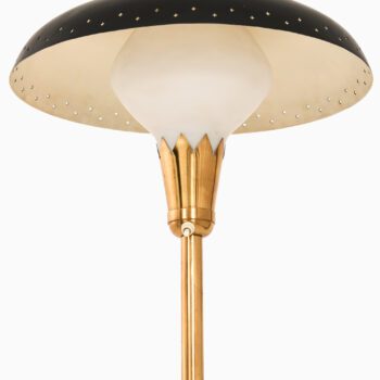 Floor lamp in brass and opaline glass at Studio Schalling