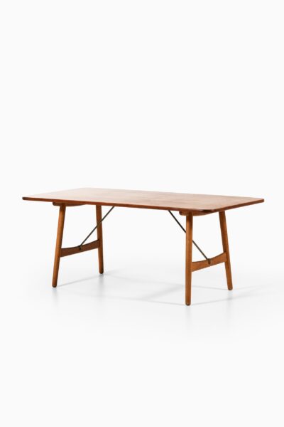 Børge Mogensen hunter table by Søborg at Studio Schalling