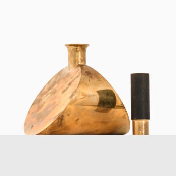 Pierre Forsell decanter in brass at Studio Schalling
